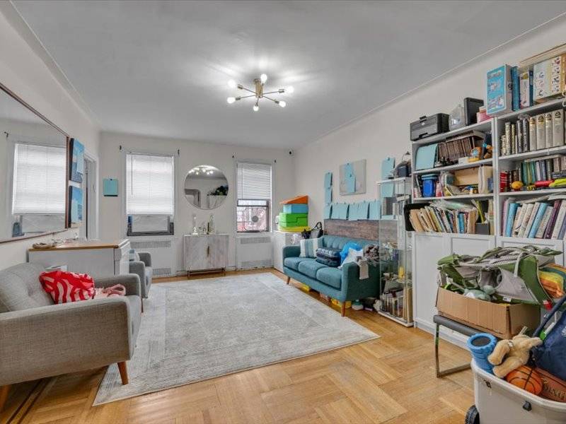 #2 photo, 909 East 29th Street,, #2E, ブルックリン区 Midwood , NY 11210