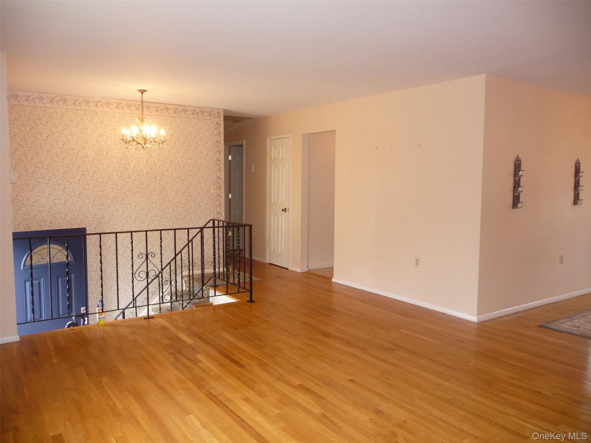 #8 photo, 1 Weather Vane Way, Middletown , NY 10940