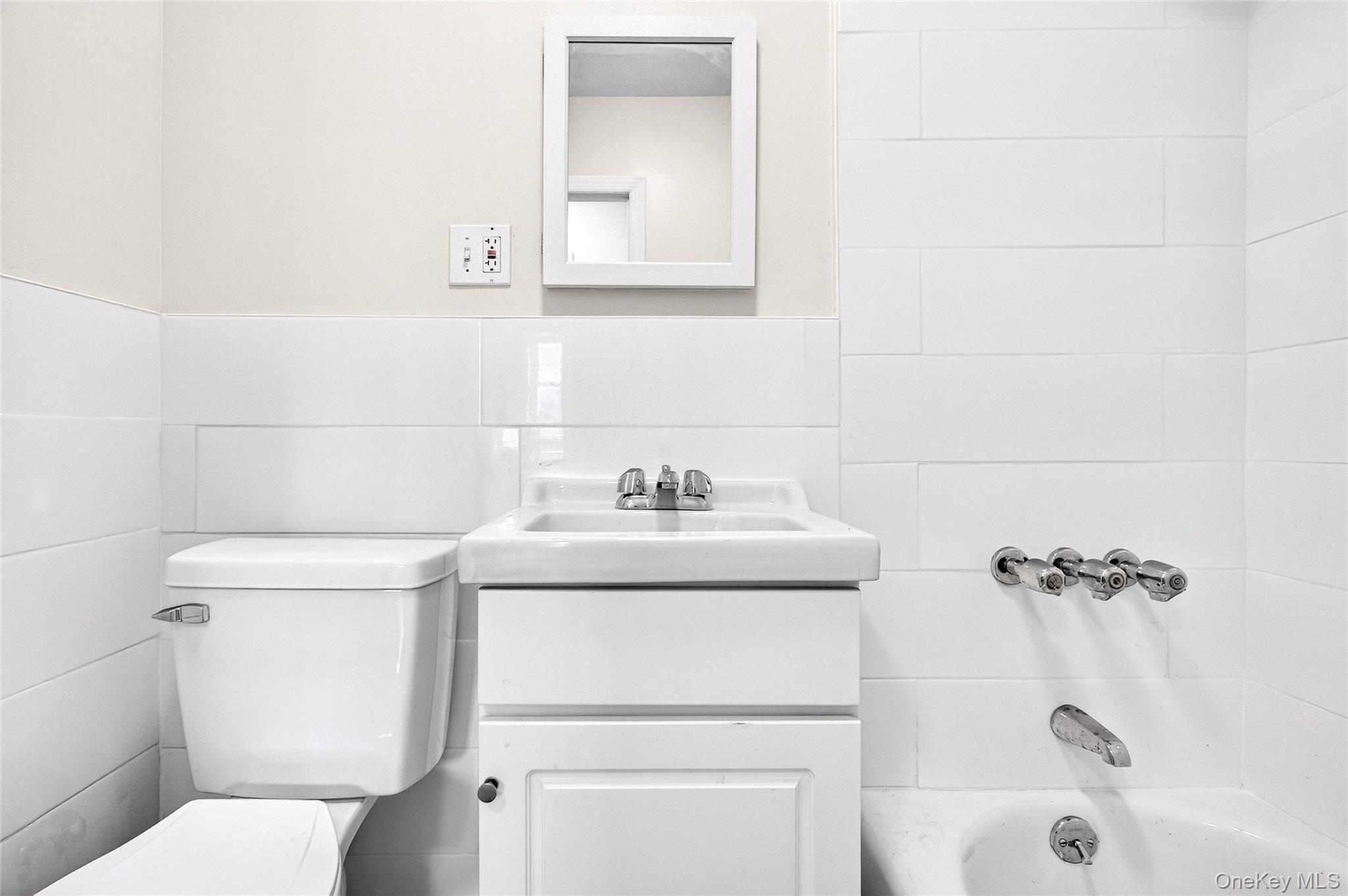 #4 photo, 3615 Eastchester Road, ブロンクス区 Bronx , NY 10469