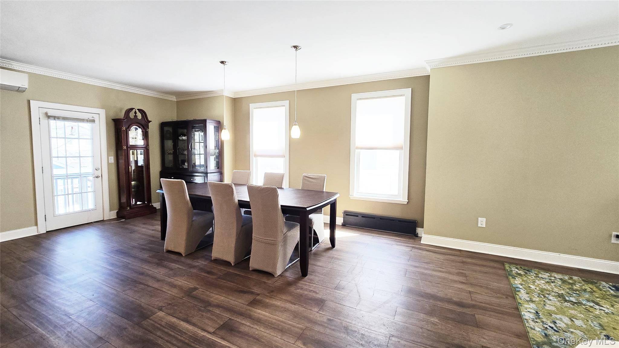 #8 photo, 37-17 221st Street, कुईंस Bayside , NY 11361