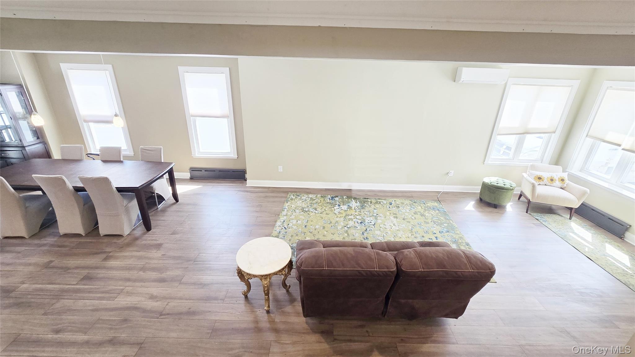 #9 photo, 37-17 221st Street, कुईंस Bayside , NY 11361