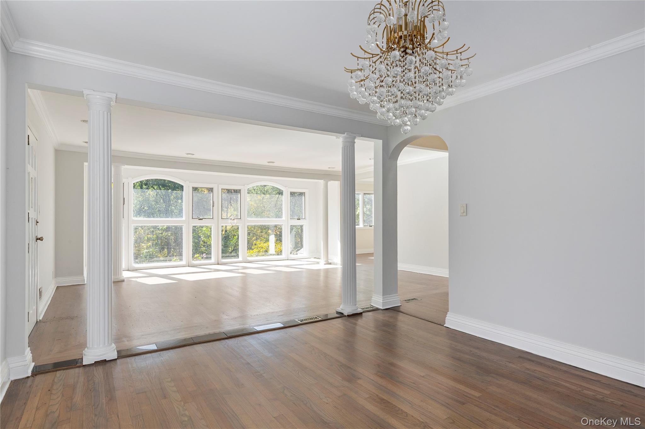 #2 photo, 7157 Douglaston Parkway, クイーンズ区 Little Neck , NY 11362