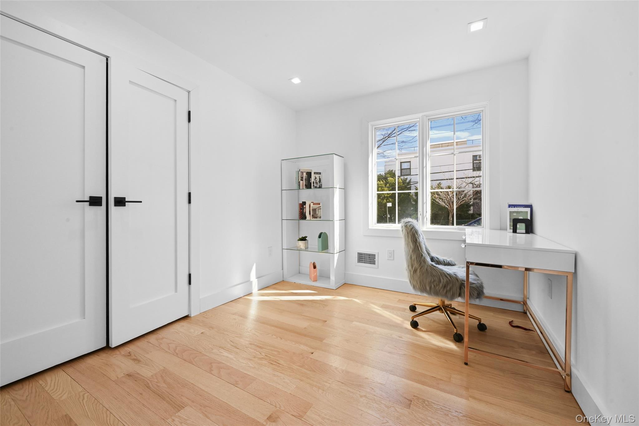 #18 photo, 38-40 215th Street, Bayside , NY 11361