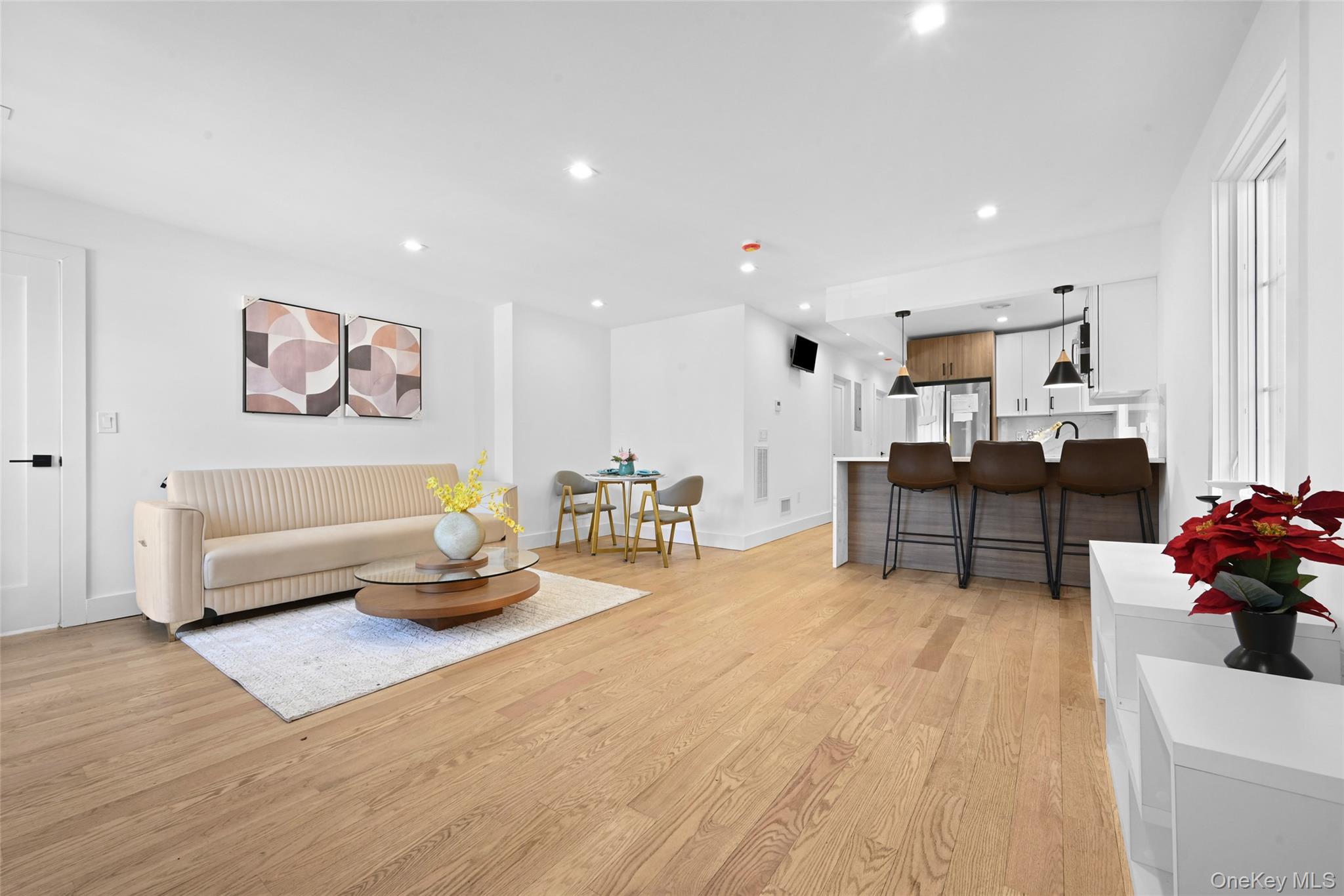 #20 photo, 38-40 215th Street, Bayside , NY 11361