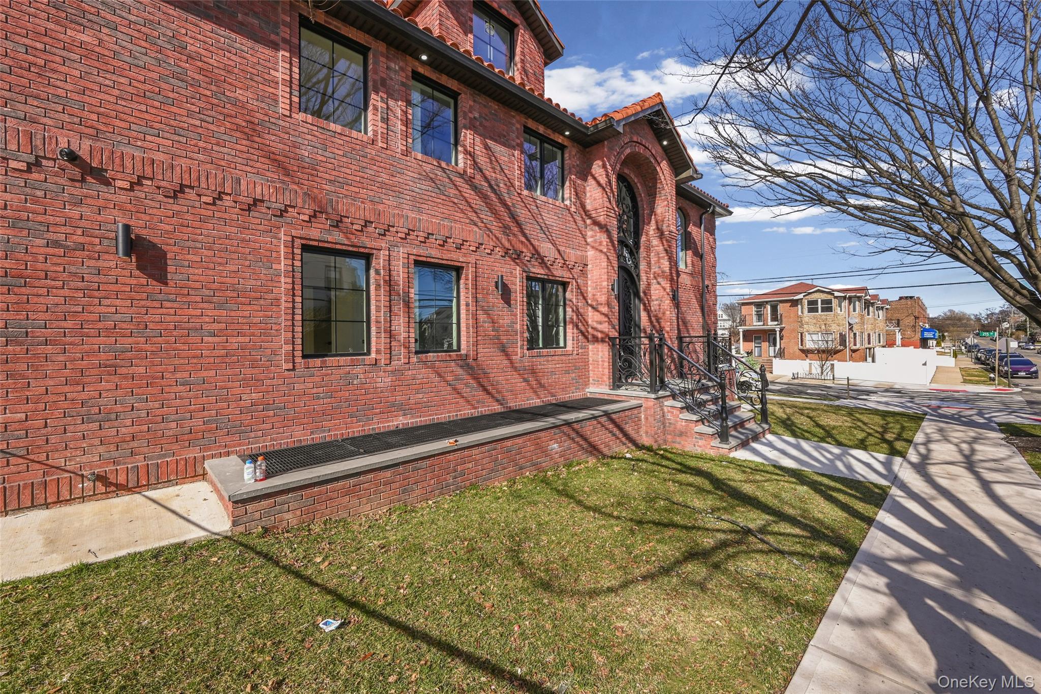 #4 photo, 38-40 215th Street, Bayside , NY 11361