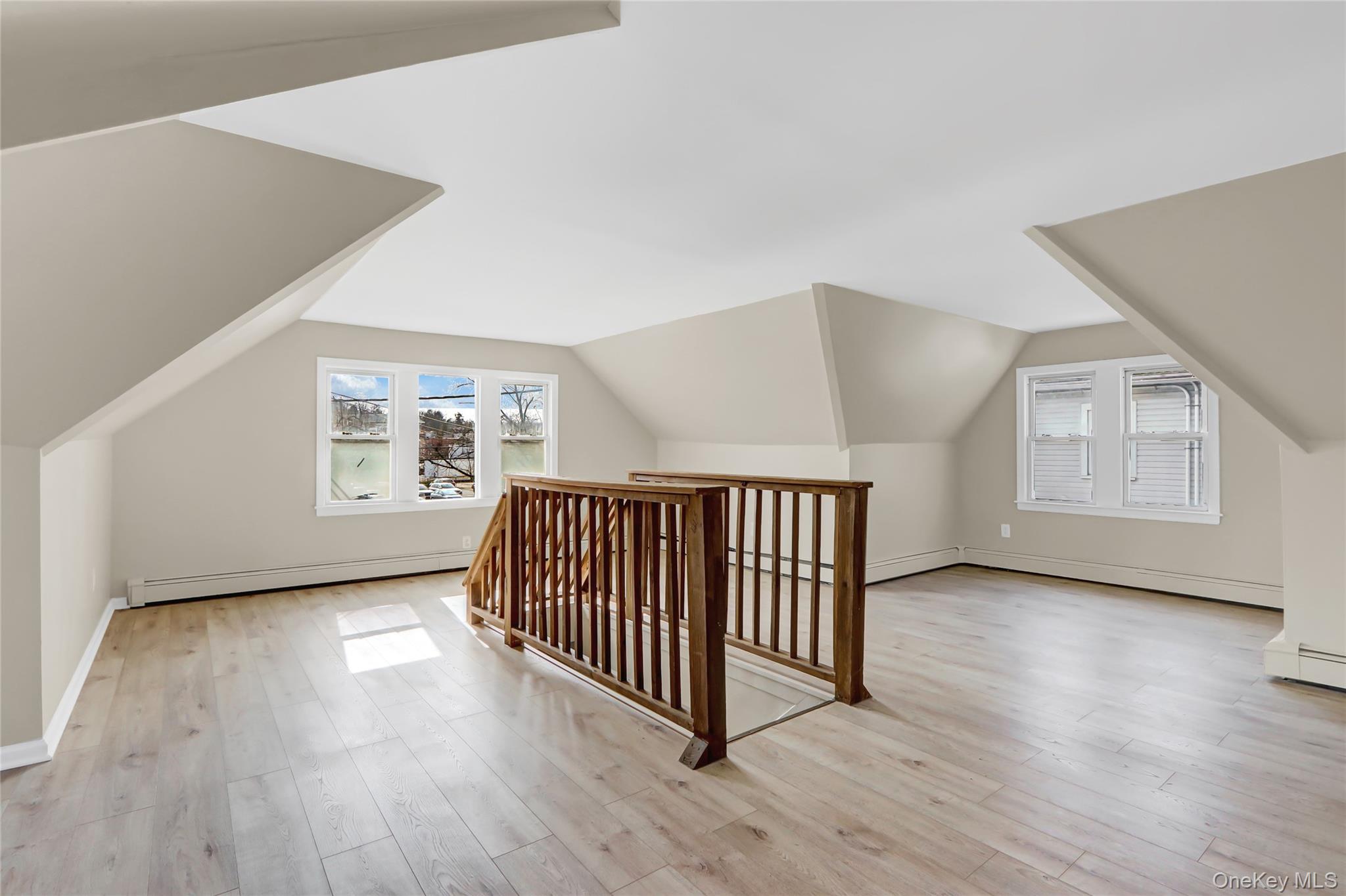 #4 photo, 99 Wall Street, サフォーク郡 Huntington , NY 11743