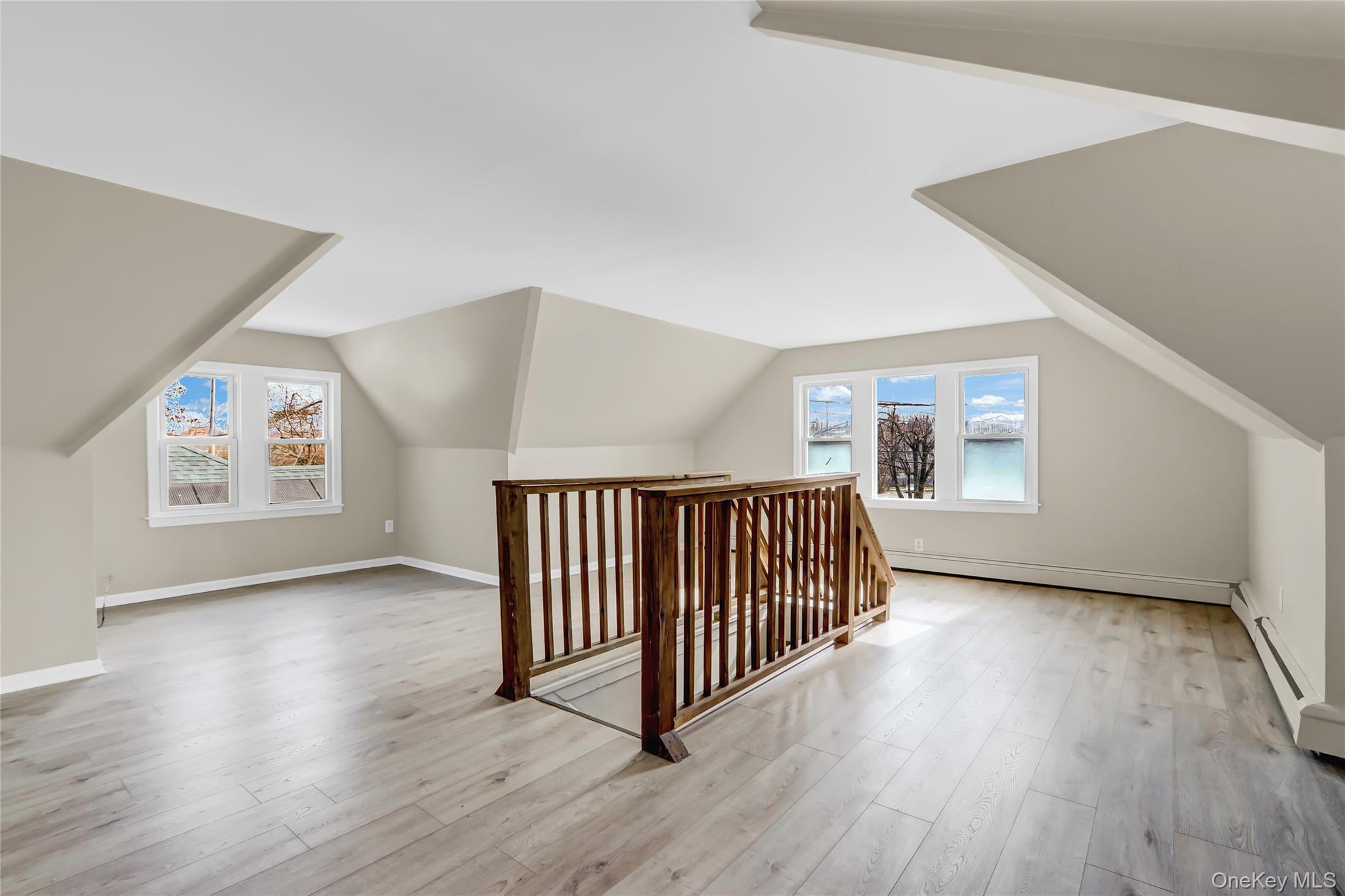 #5 photo, 99 Wall Street, サフォーク郡 Huntington , NY 11743