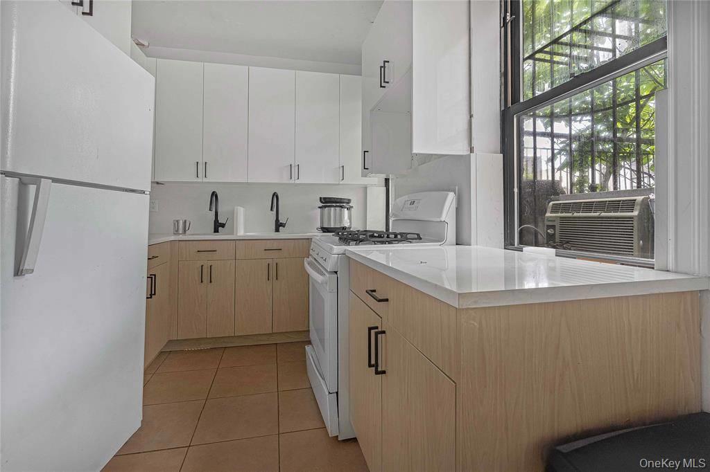 #2 photo, 422 Bedford Avenue, ブルックリン区 Brooklyn , NY 11249