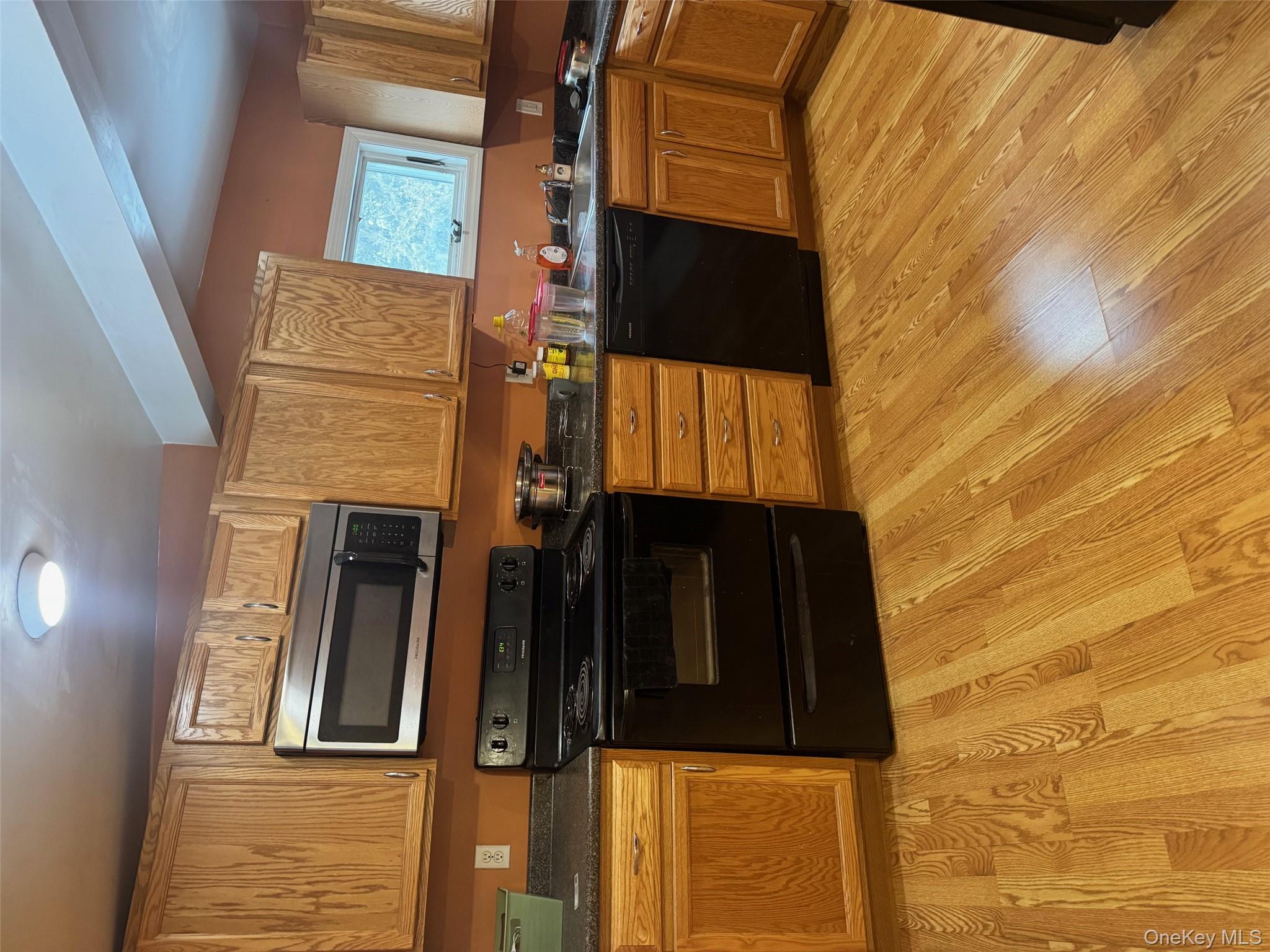 #2 photo, 80 Earl Street, サフォーク郡 Deer Park , NY 11729