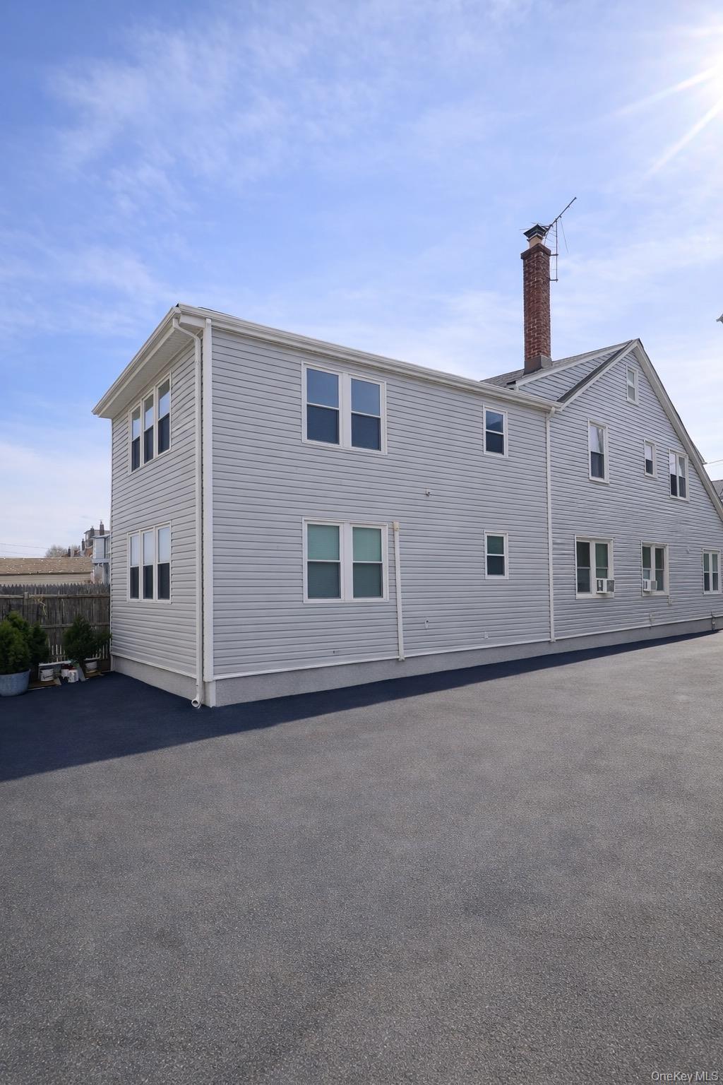 #1 photo, 17021 118th Avenue, クイーンズ区 Jamaica , NY 11434