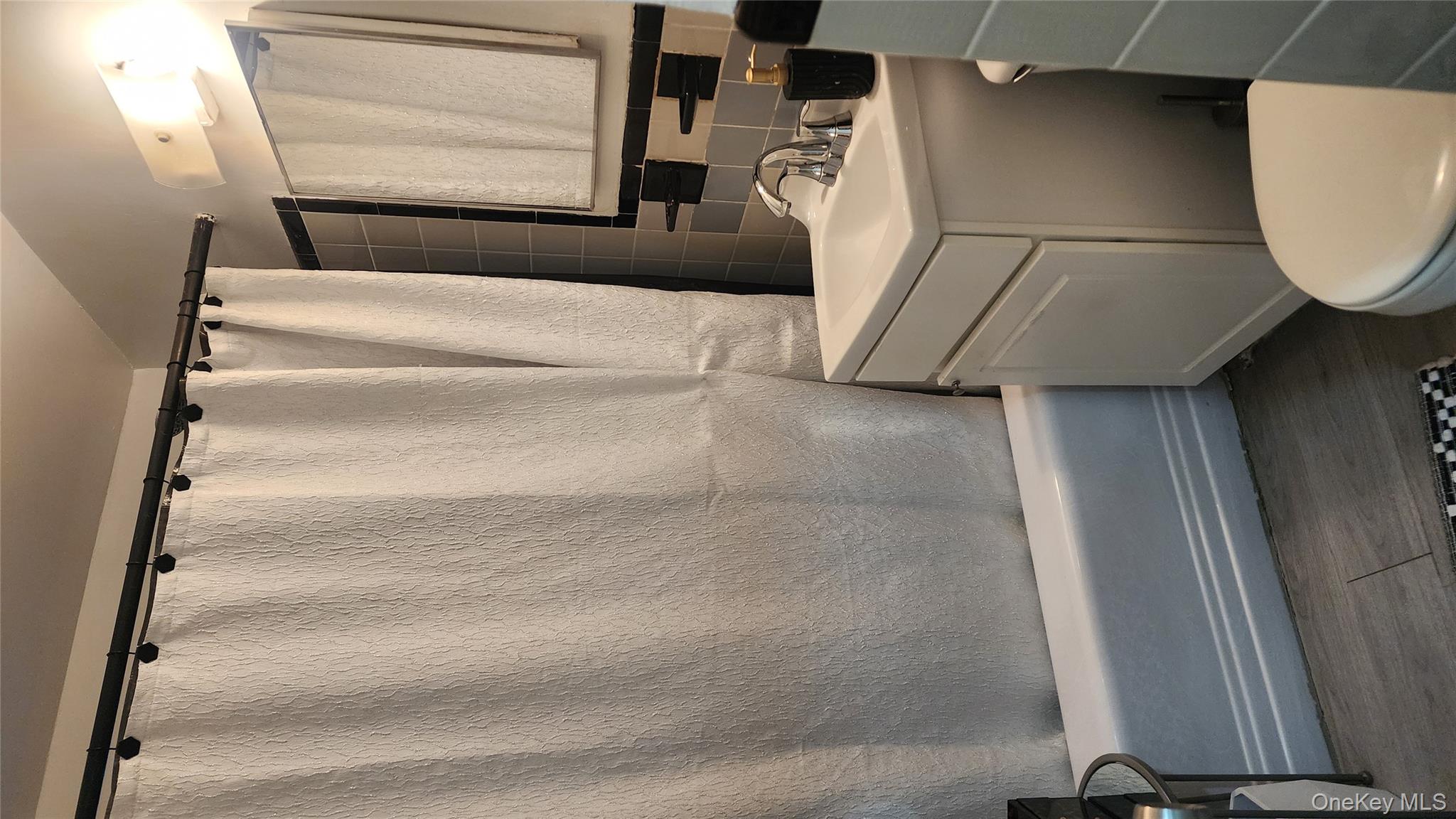 #3 photo, 6733 223rd Place, クイーンズ区 Bayside , NY 11364