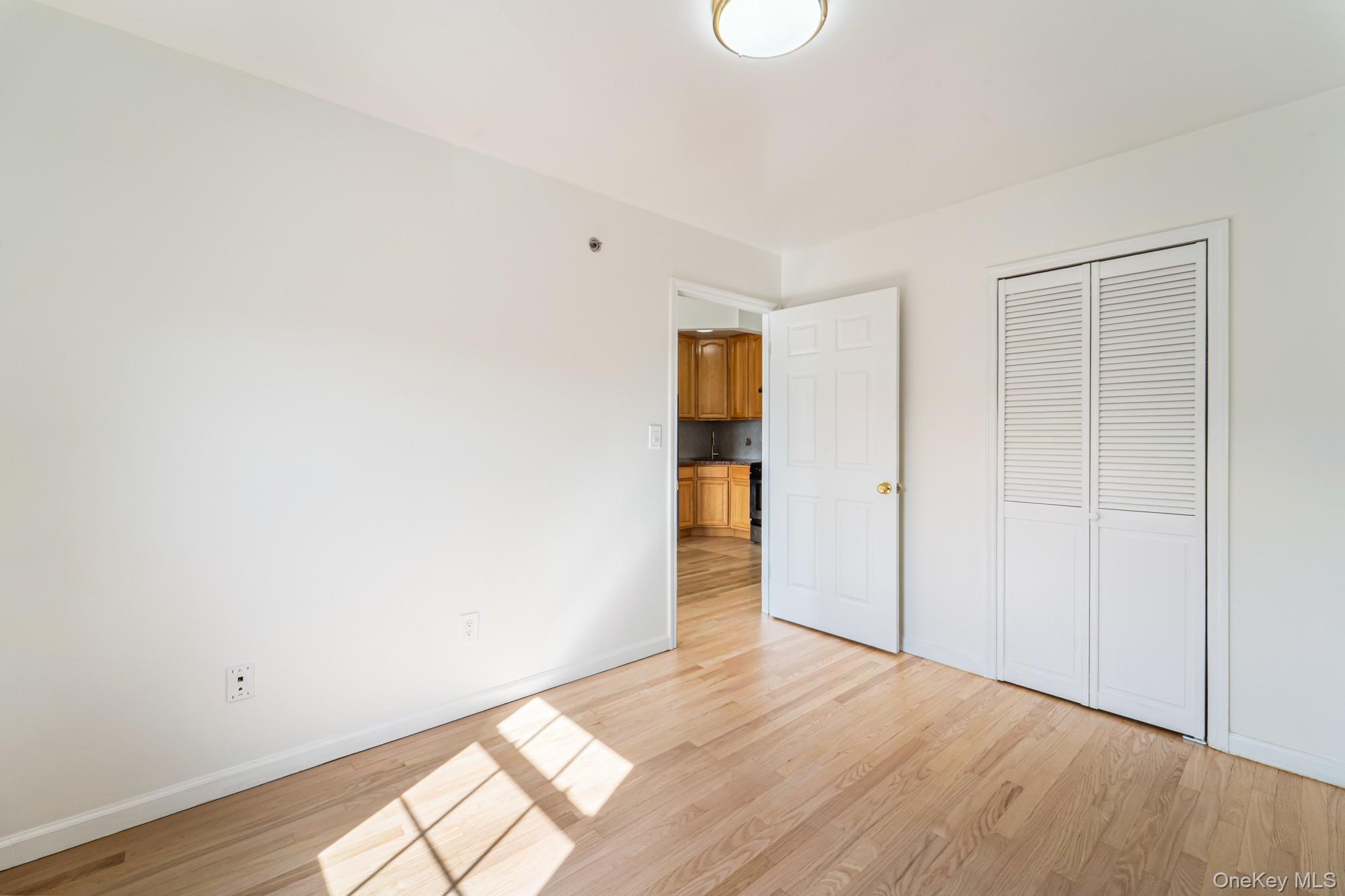 #11 photo, 4135 67th Street, クイーンズ区 Woodside , NY 11377