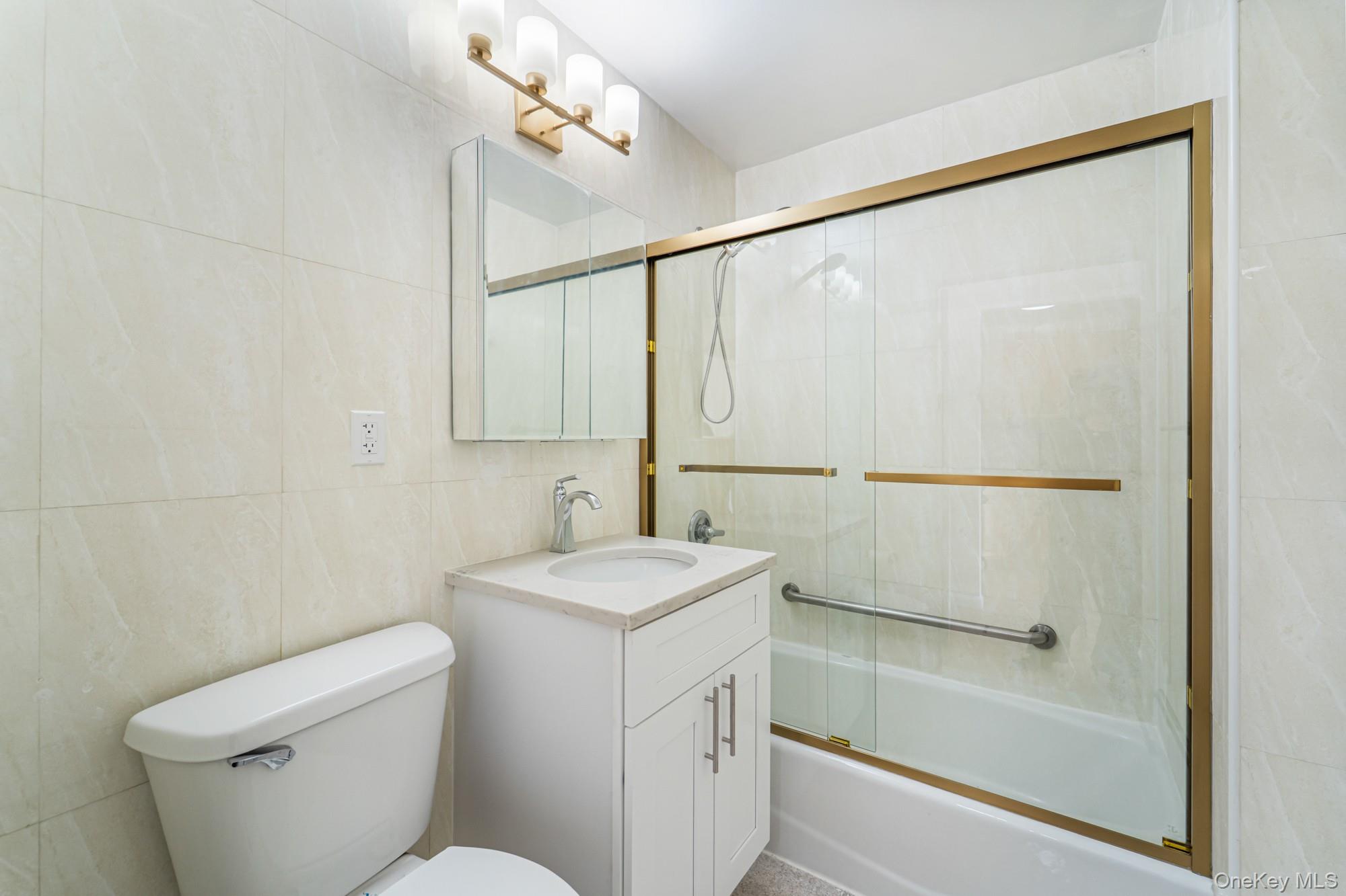 #12 photo, 4135 67th Street, クイーンズ区 Woodside , NY 11377