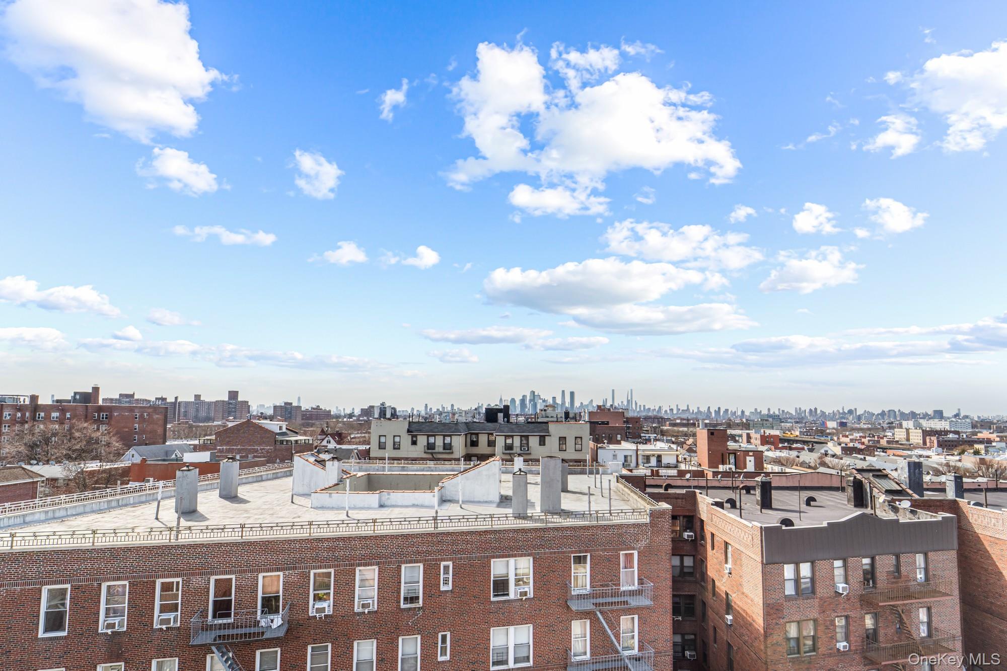 #2 photo, 4135 67th Street, クイーンズ区 Woodside , NY 11377