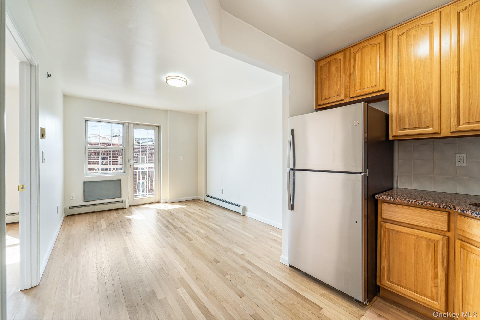 #3 photo, 4135 67th Street, クイーンズ区 Woodside , NY 11377