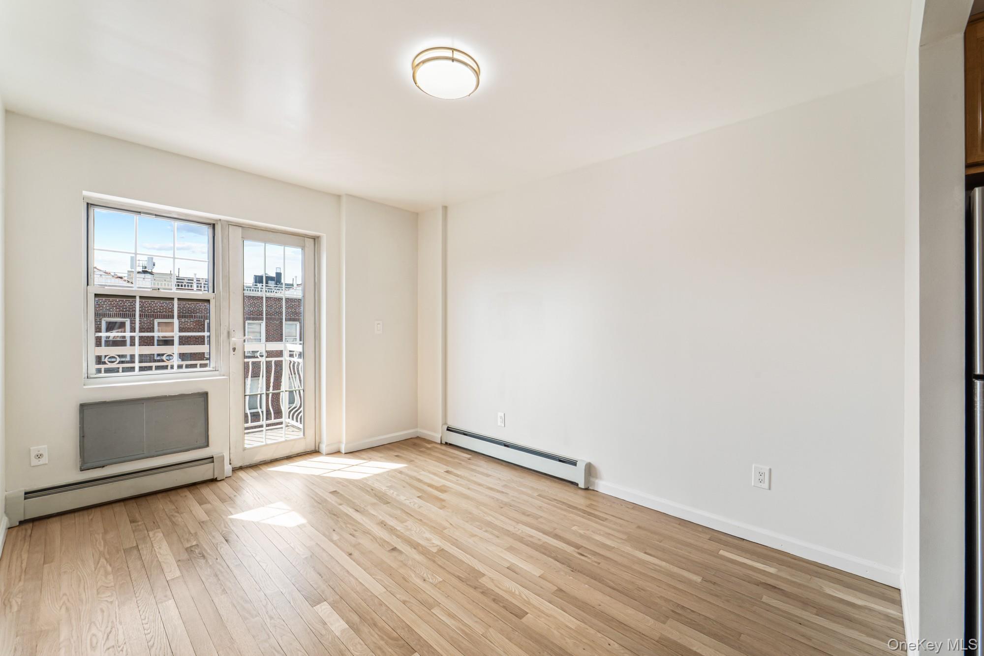 #4 photo, 4135 67th Street, クイーンズ区 Woodside , NY 11377