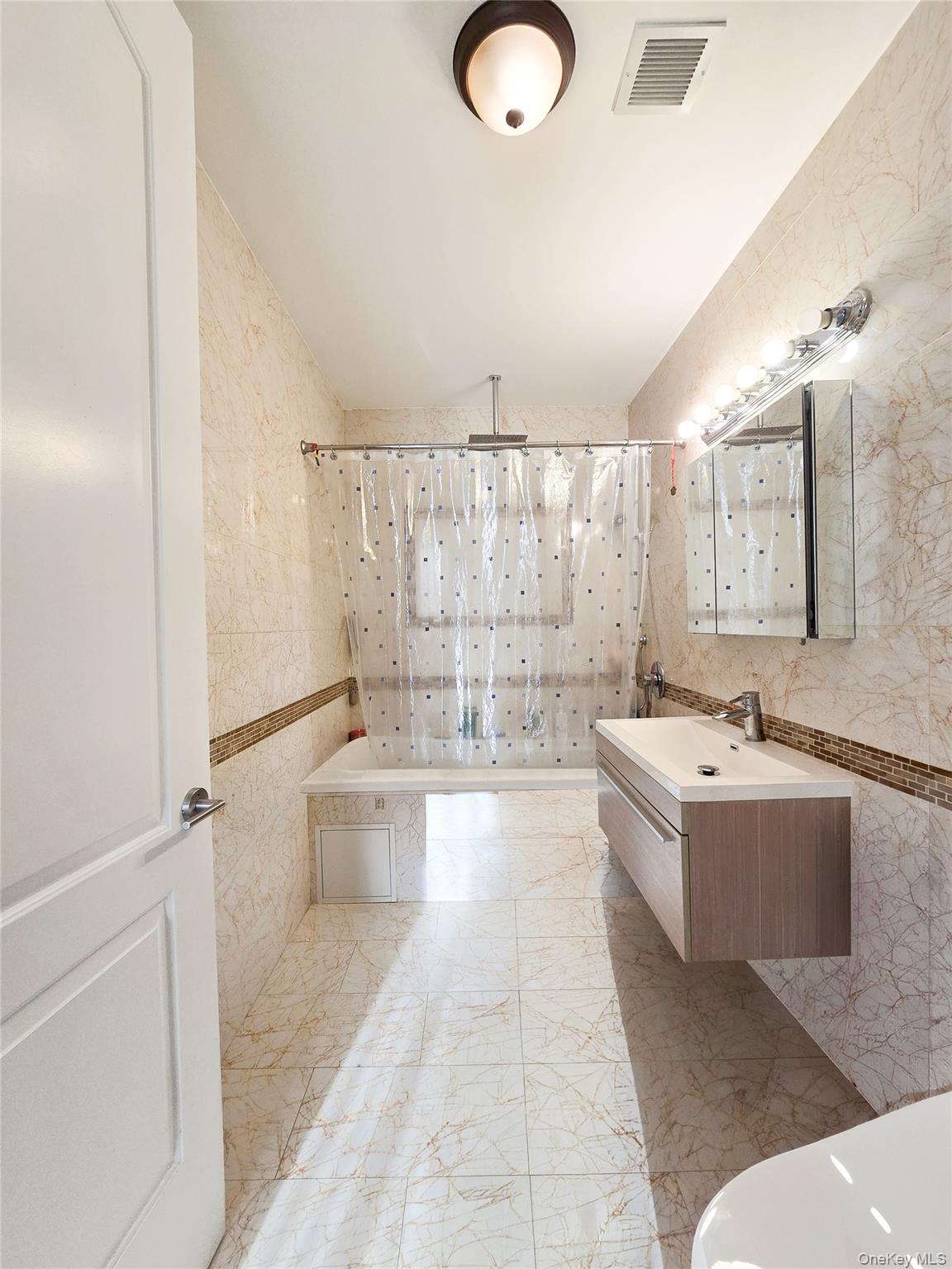 #15 photo, 63-36 99 Sreet, クイーンズ区 Rego Park , NY 11374