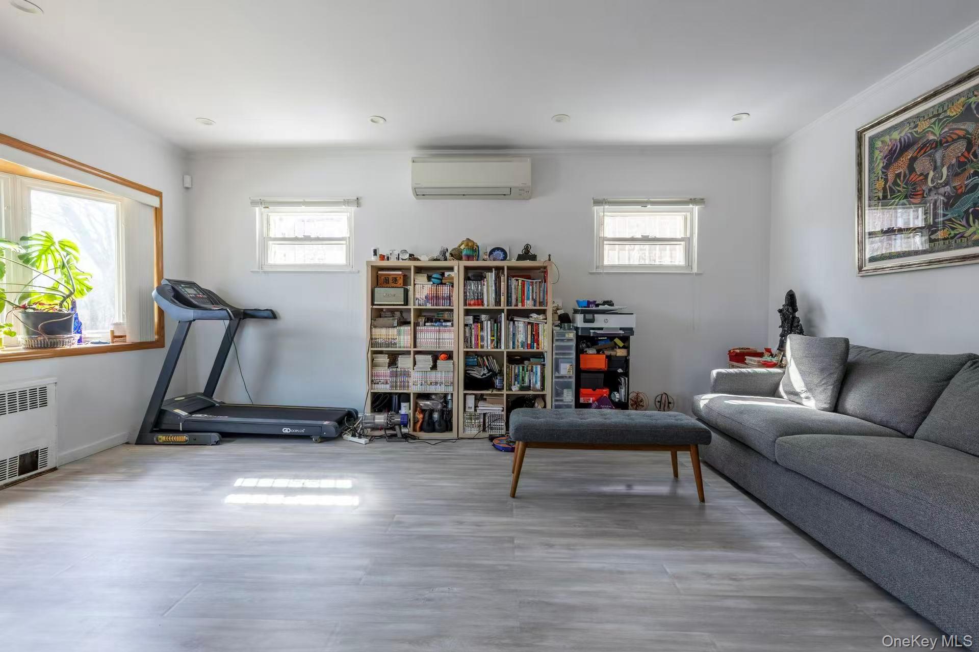 #4 photo, 5312 Clearview Expressway, クイーンズ区 Oakland Gardens , NY 11364