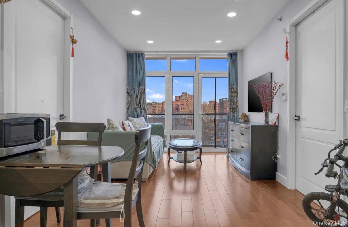 #4 photo, 146-17 Northern Boulevard, クイーンズ区 Flushing , NY 11354