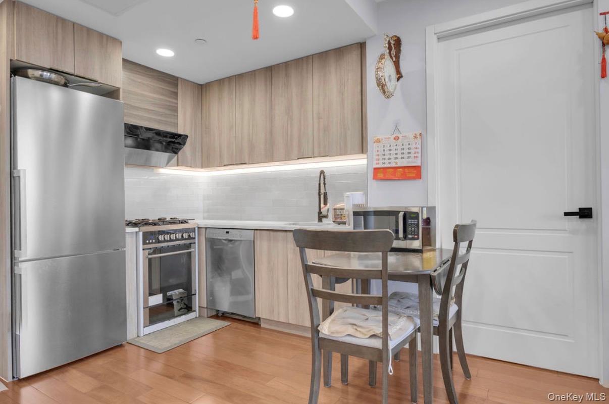 #7 photo, 146-17 Northern Boulevard, クイーンズ区 Flushing , NY 11354