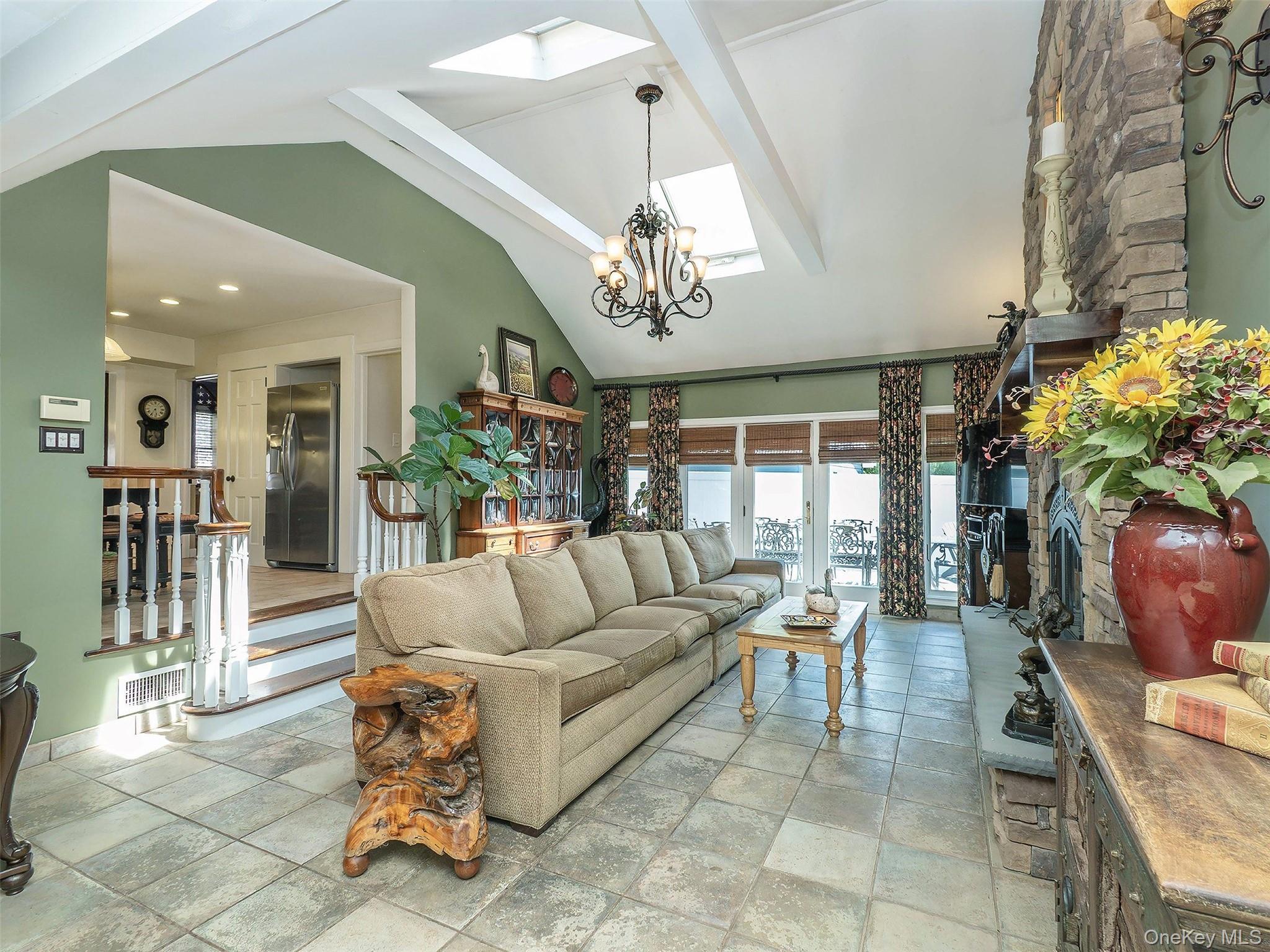 #7 photo, 3 Duke Place, Glen Cove , NY 11542
