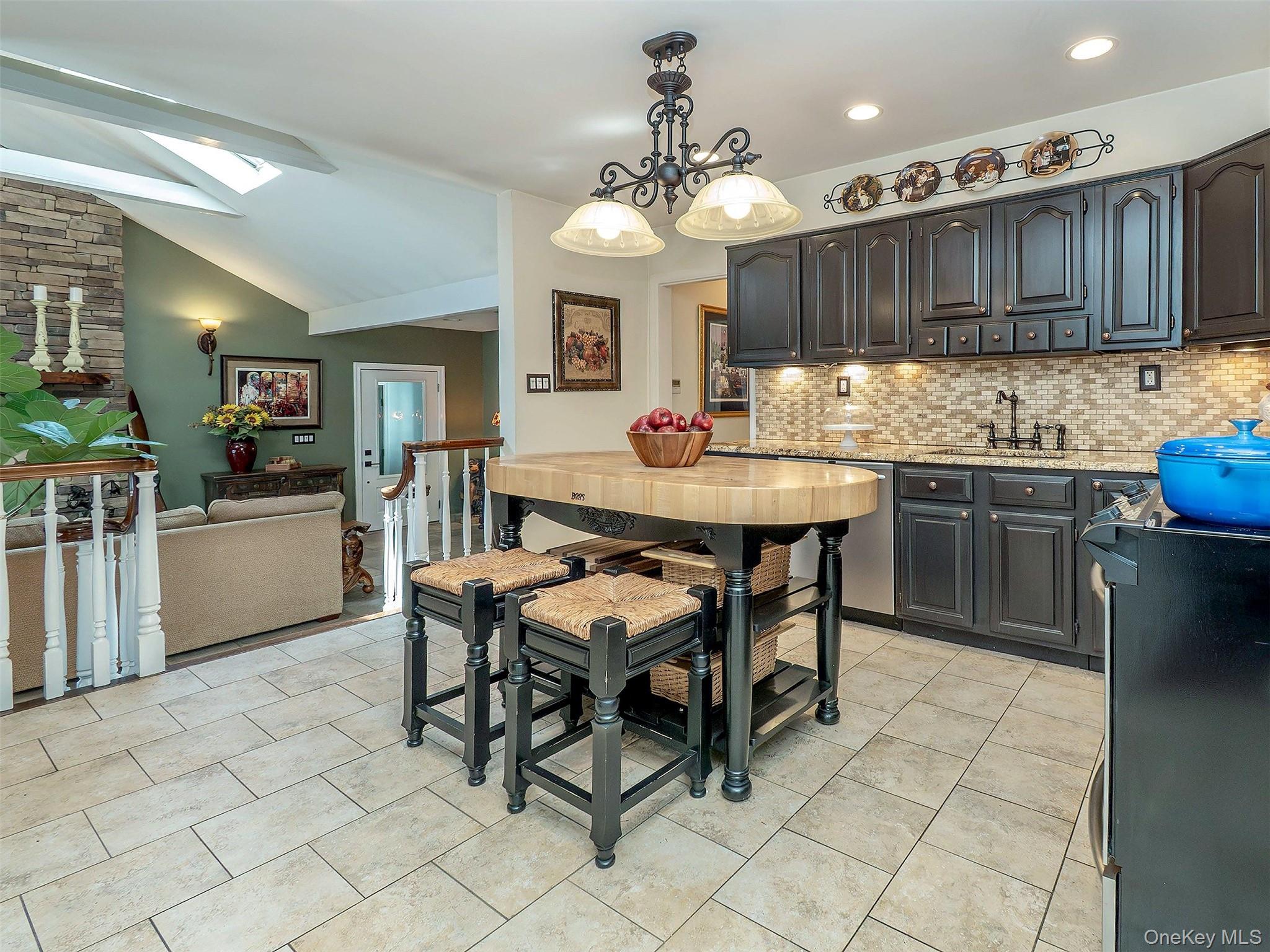 #9 photo, 3 Duke Place, Glen Cove , NY 11542
