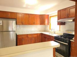 6473 Ellwell Crescent #1st Floor 房源照片 1