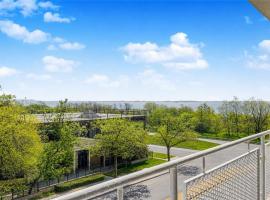 3235 Emmons Avenue #519 房源照片 1