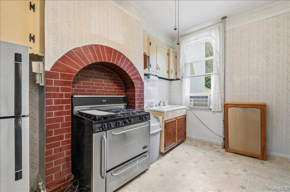 #4 photo, 1622 Norman Street, Ridgewood , NY 11385
