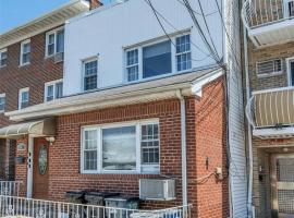 4707 65th Street 木边 Woodside, NY