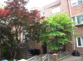 718 E 80th Street 房源照片 1