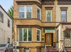 79-35 77th Avenue 瑞吉屋 Ridgewood, NY