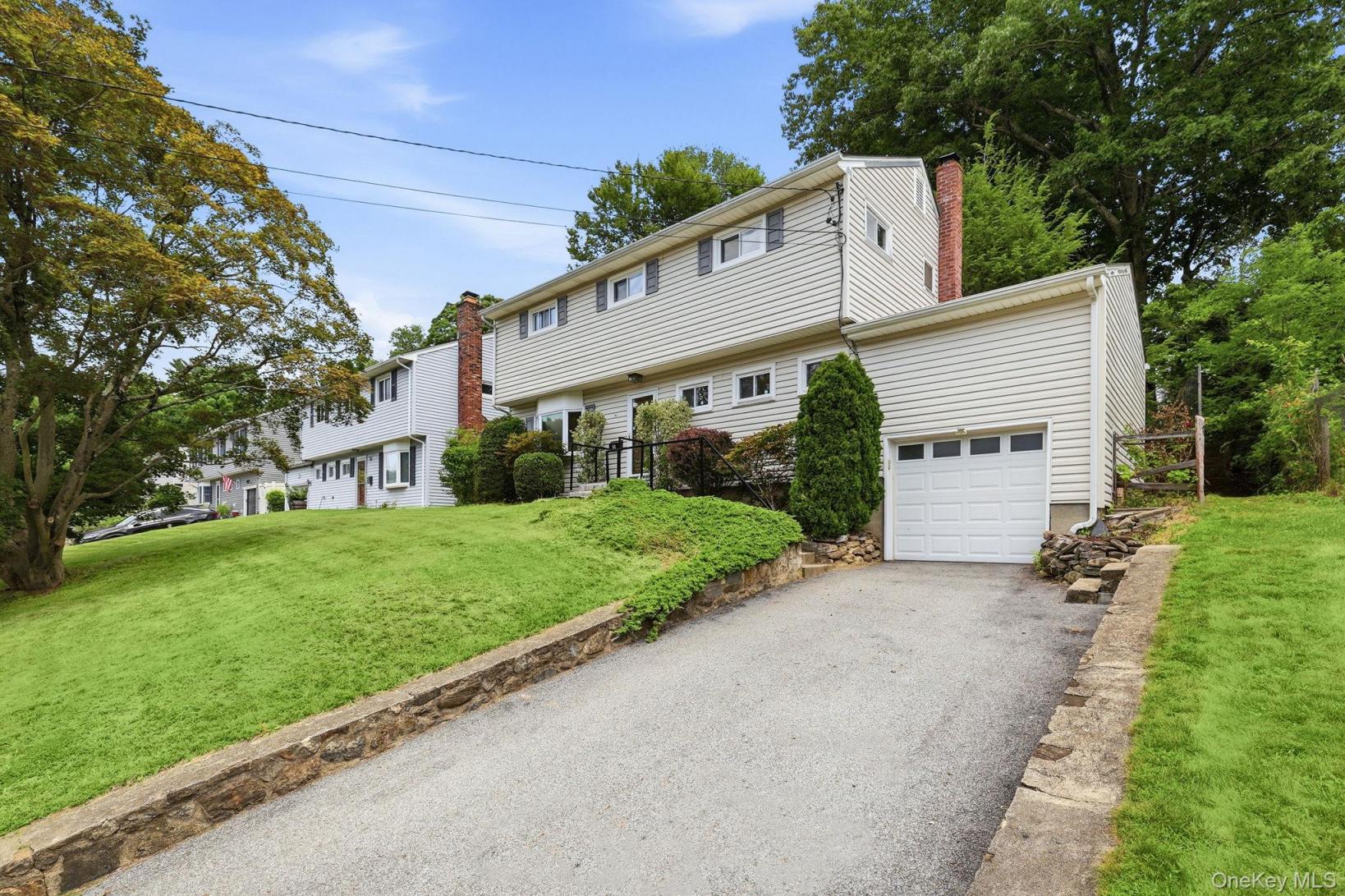 #2 photo, 24 Valley View Terrace, Mount Kisco , NY 10549