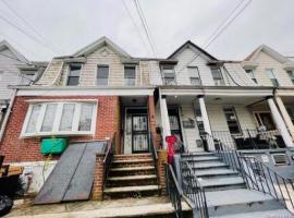 68-68 76th Street 中村 Middle Village, NY