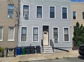 6077 55th Street #2R 房源照片 1