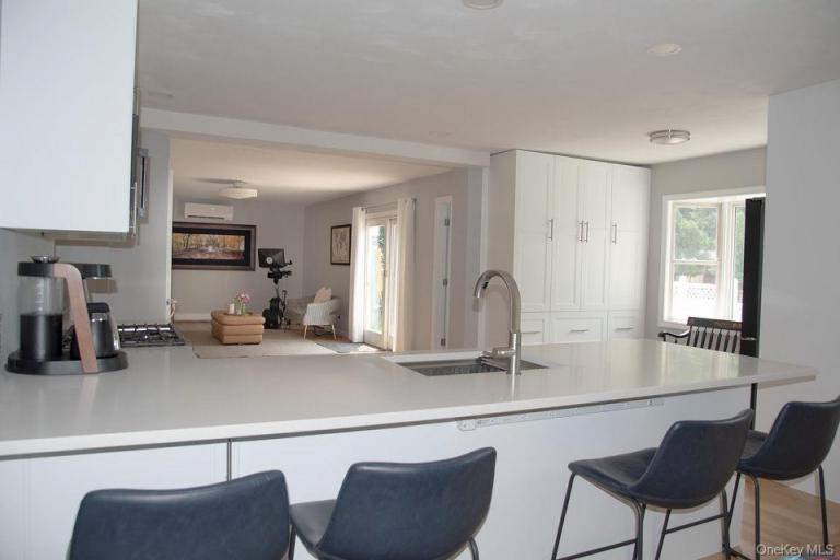 #12 photo, 206 W Central Avenue, Pearl River , NY 10965