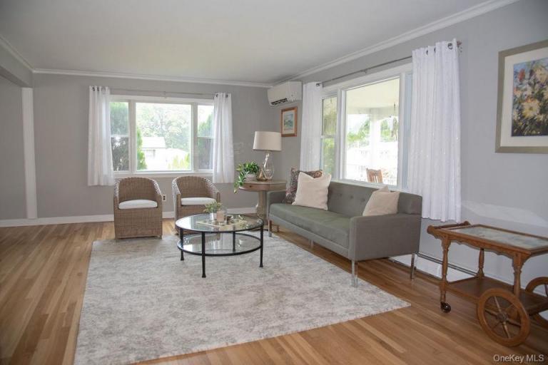 #4 photo, 206 W Central Avenue, Pearl River , NY 10965