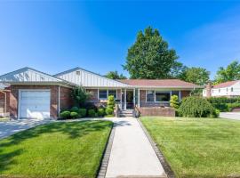 219-04 Stewart Road 皇后区 Hollis Hills, NY