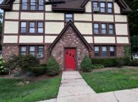44 Oakwood Road #1E 亨廷顿 Huntington, NY