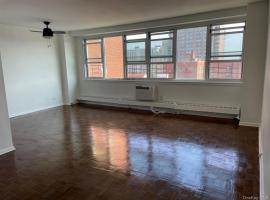 16420 Highland Avenue #4B 房源照片 1