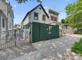 718 E 99th Street 房源照片 1