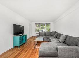 2736 Independence Avenue #2E 房源照片 1