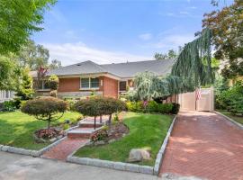 7349 196th Place 新鲜草原 Fresh Meadows, NY