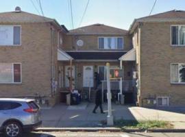 22128 Hempstead Avenue 房源照片 1