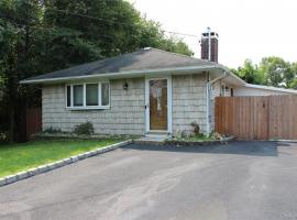 92 Lombardy Drive 东长岛 Shirley, NY