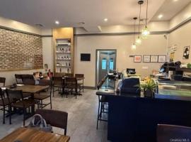 242-03 Northern Boulevard 道格拉斯顿 Douglaston, NY