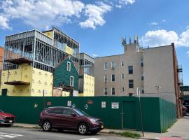 112-08 39th Avenue 可乐娜 Corona, NY