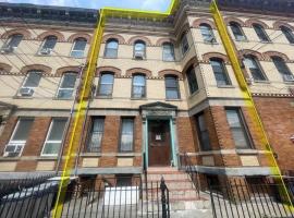 1881 Putnam Avenue 瑞吉屋 Ridgewood, NY