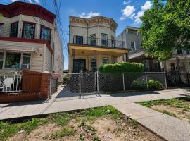 97-10 34th Avenue 可乐娜 Corona, NY