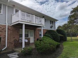 1 Hemlock Drive #F165 海湾 Bay Shore, NY